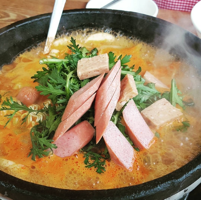 석기정돌솥부대찌개 - 인천, 부평 | 맛집검색 식신