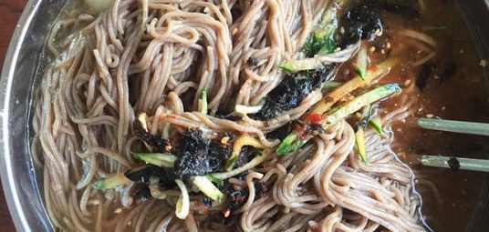 박명도봉평메밀막국수