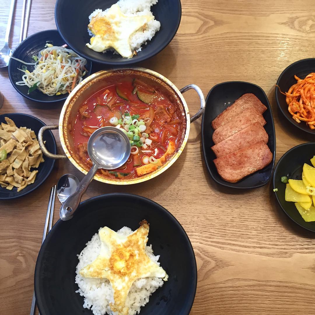 출처 : 밥장인돼지찌개 인스타그램 검색 결과