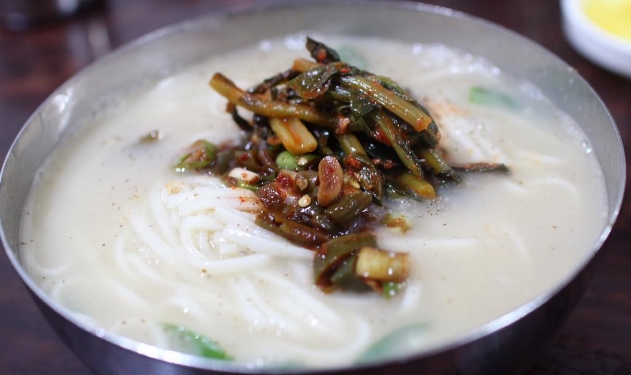 출처 : 삼대째전통칼국수 인스타그램 검색 결과