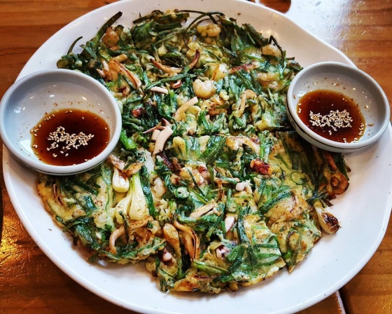 비학산보리밥생칼국수 , 부산광역시 해운대구 센텀2로 25