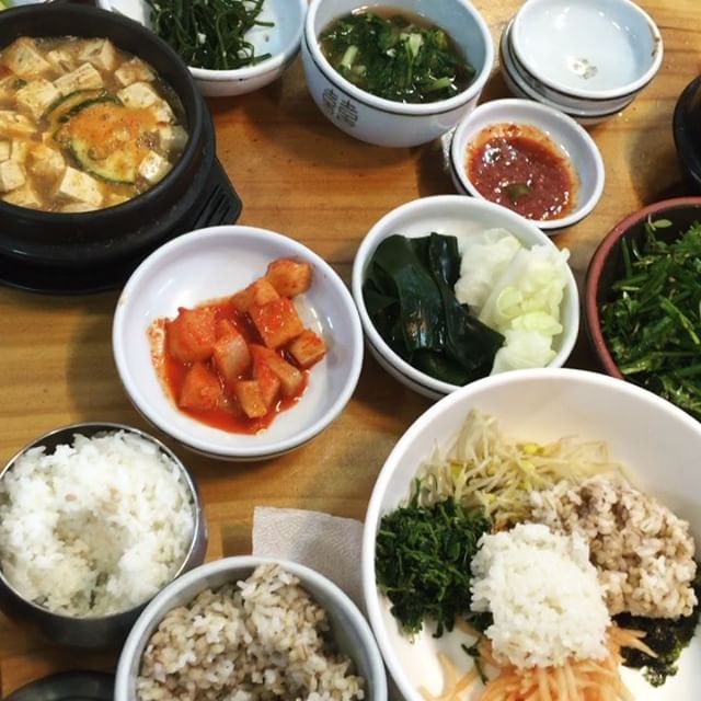  출처 : 비학산보리밥생칼국수 인스타그램 검색 결과