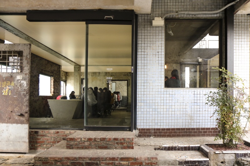 place_img