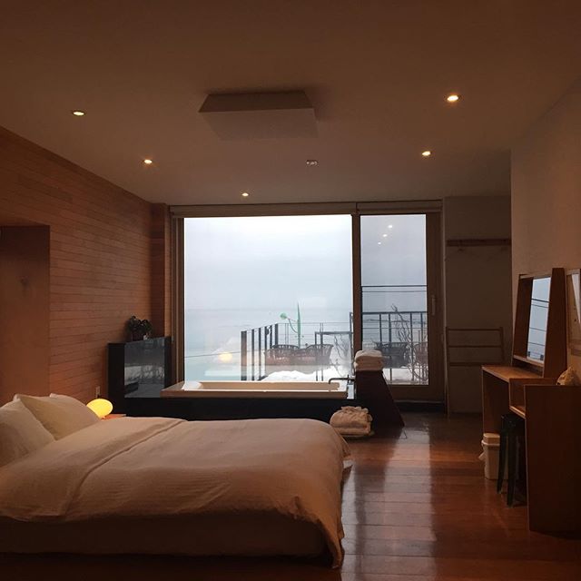 place_img