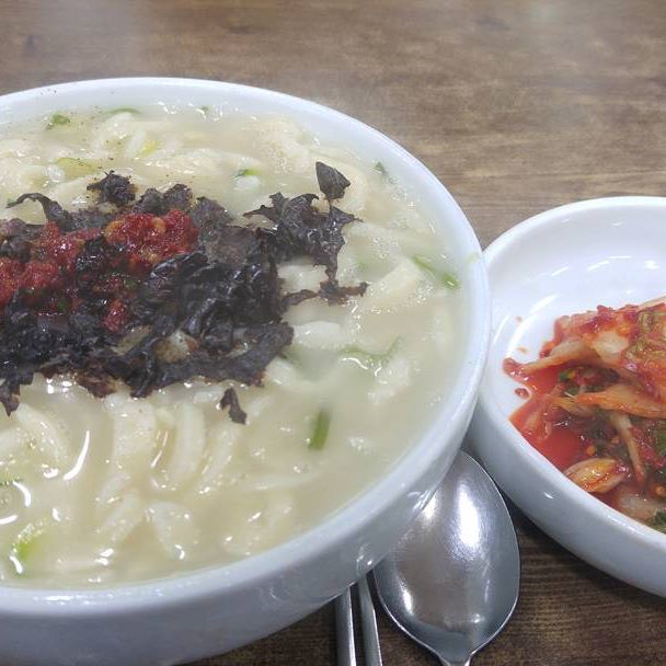 출처:프라자손칼국수인스타그램검색결과 