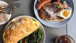 모먼트 모던 이터리 매장 이미지