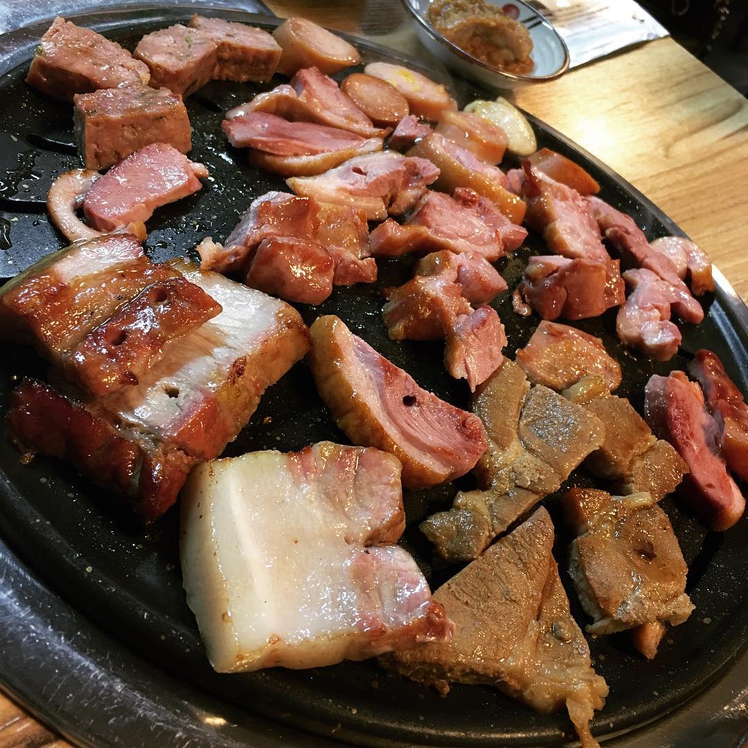 출처 : 돈존참나무장작구이 인스타그램 검색 결과