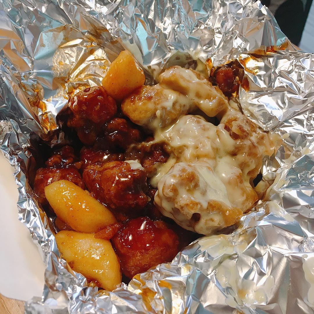 출처 : 큐스닭강정 인스타그램 검색 결과