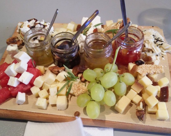 Cinque Wine & Deli Bar 