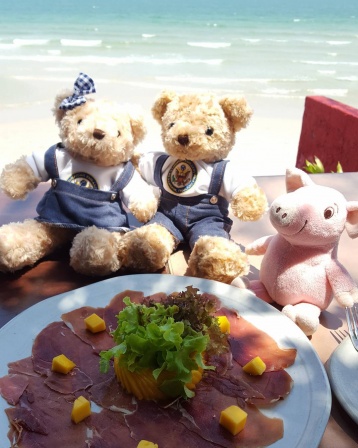 레츠 씨 후아힌스 (Let's Sea Hua Hin's Beach Restaurant) 