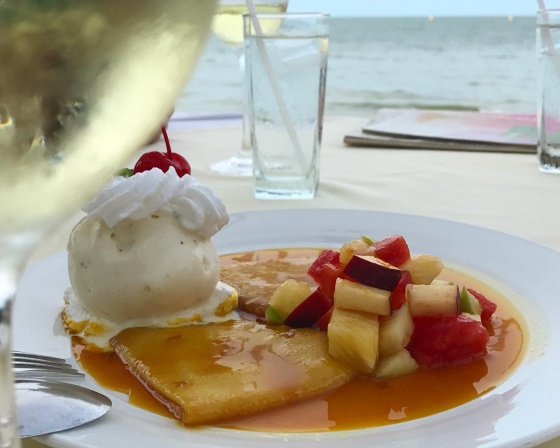 코코51 (Coco51 Restaurant & Bar, by the Sea) 
