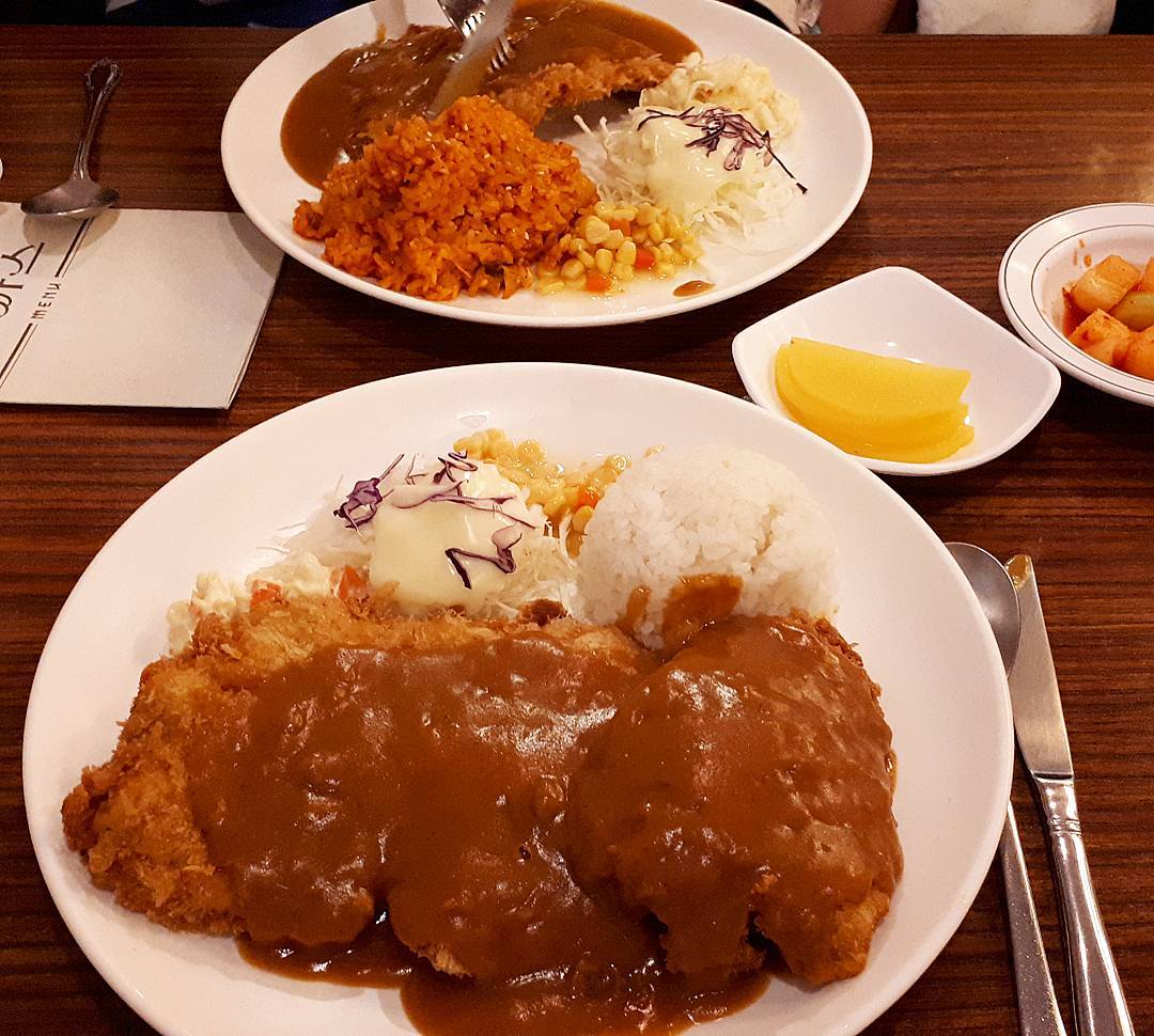 출처 : 아저씨돈까스 인스타그램 검색 결과