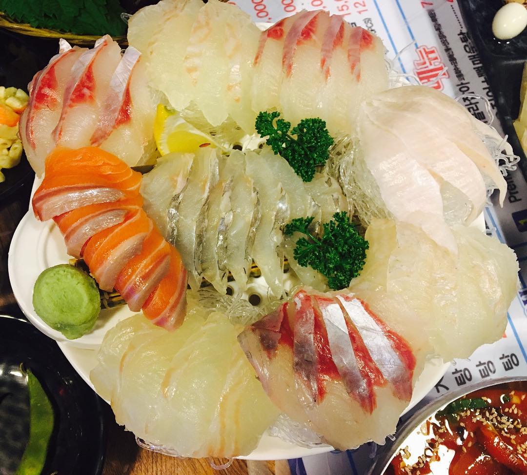 출처 : 자갈치 1호 인스타그램 검색 결과