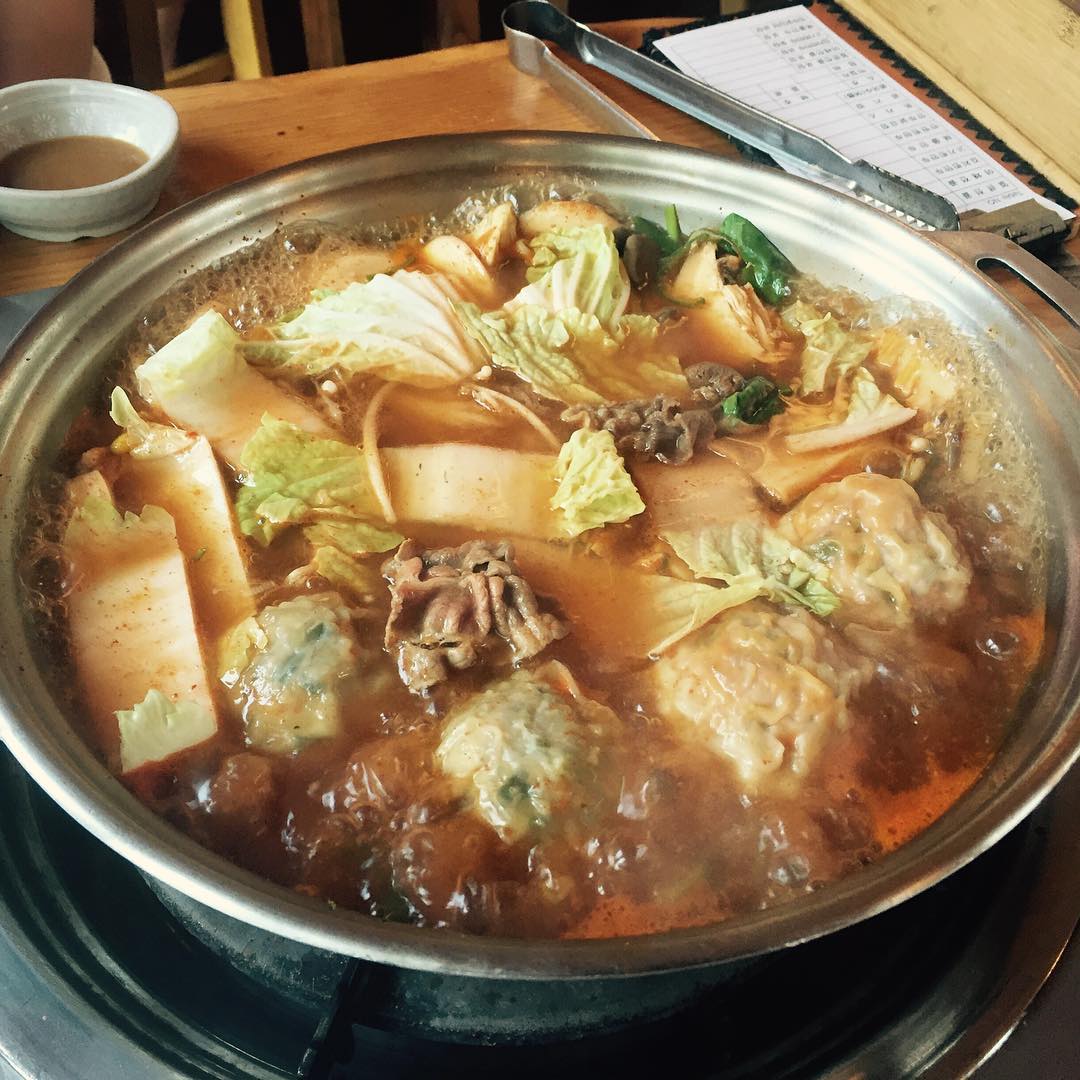 출처 : 본가 만두전골전문점 인스타그램 검색 결과