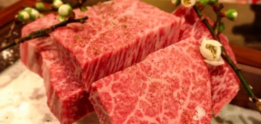  熟成和牛焼肉 雄三郎(유사부로)