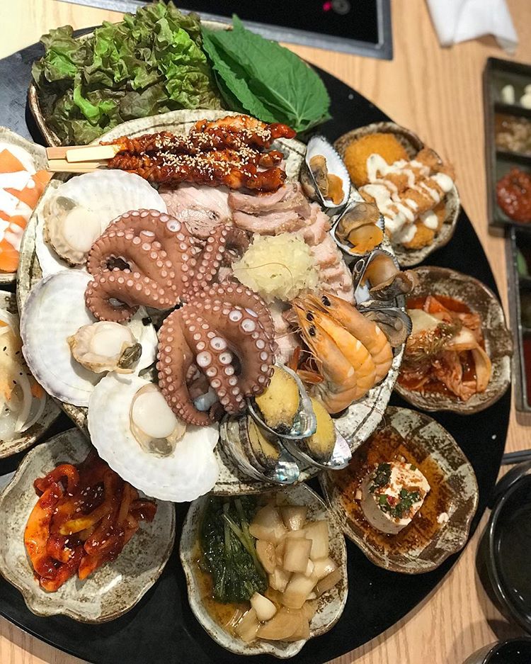 출처 : 대왕해물문어보쌈 인스타그램 검색 결과