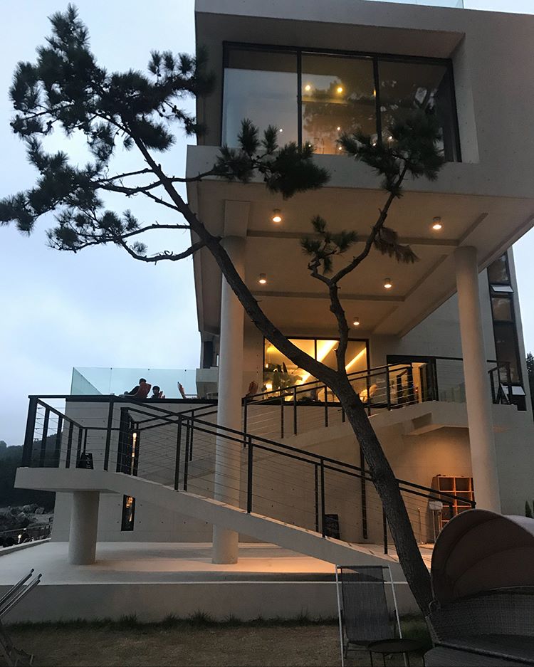 place_img