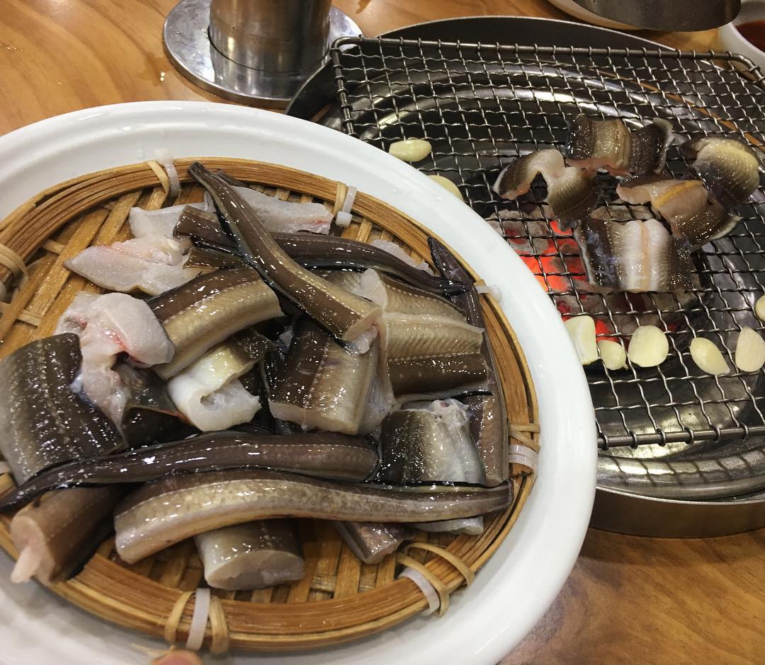 출처 : 신포숯불장어구이 인스타그램 검색 결과