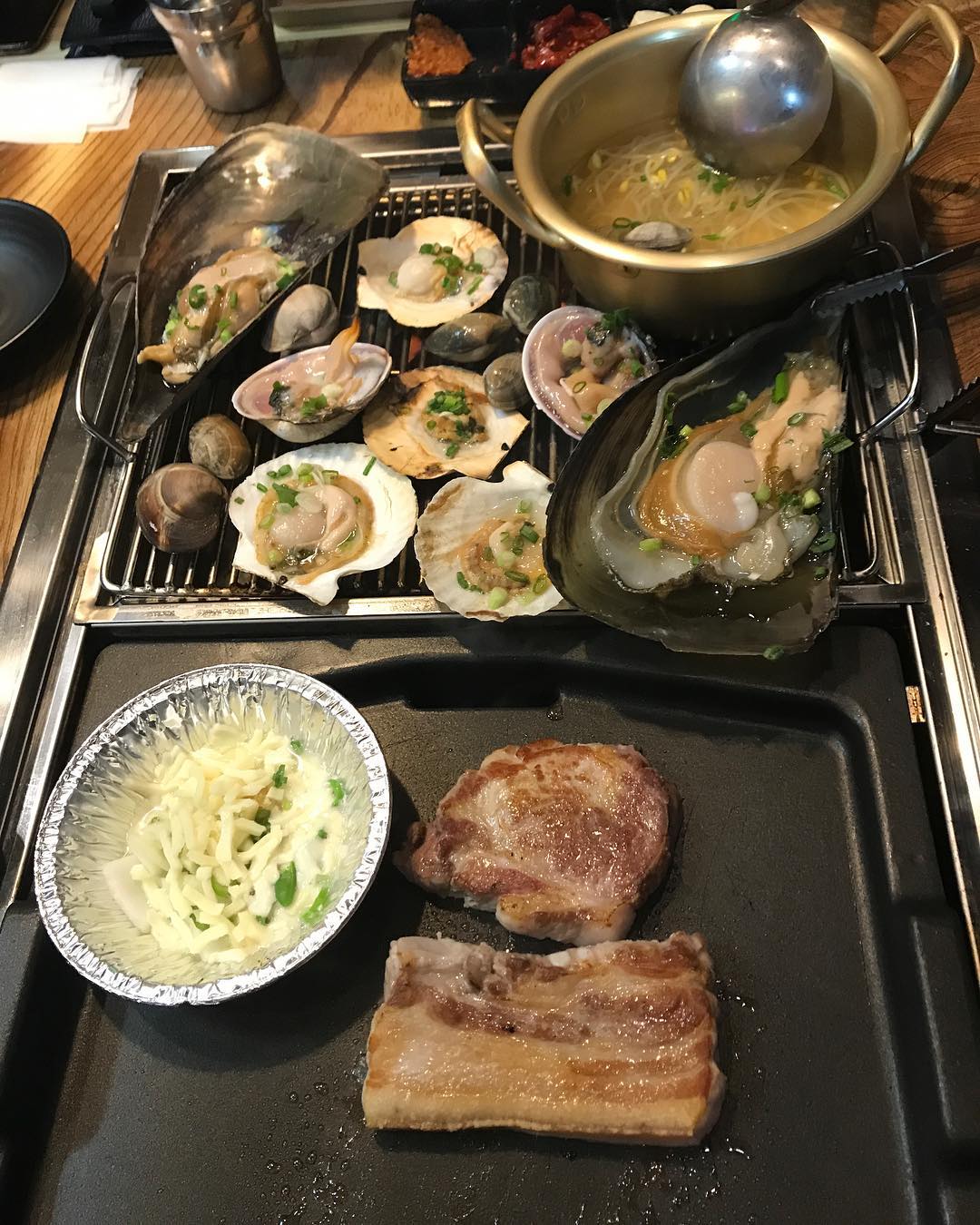 조개굽는돼지 - 경기, 김포시 | 맛집검색 식신