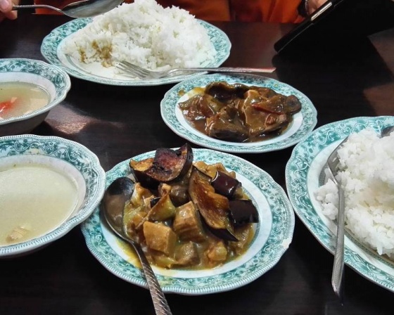Kamayan Restaurant 