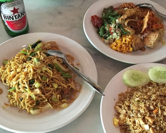 Made's Warung 