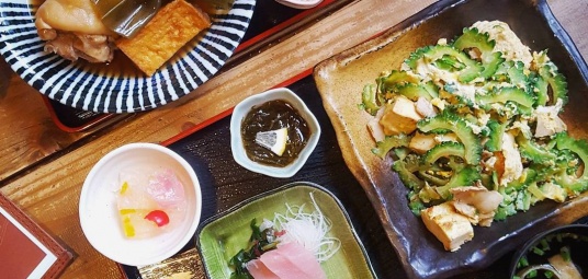 琉球茶房あしびうなぁ
