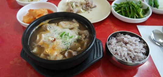 모란창평국밥