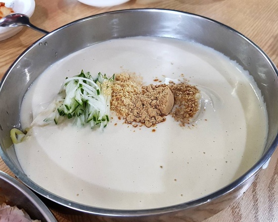 시골식당 , 경북 예천군 예천읍 효자로 70