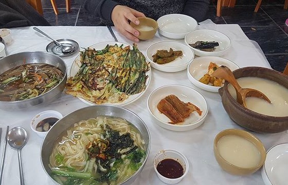 주왕산꽃돌식당 , 경북 청송군 부동면 상의리 205-1