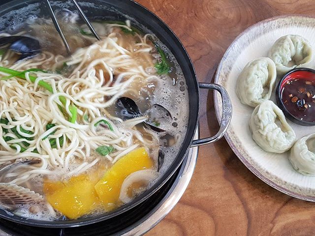 출처 : 전통딴뚝칼국수 인스타그램 검색 결과