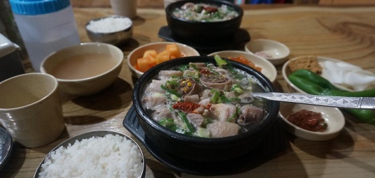 창평황토방국밥집