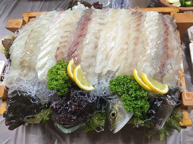 출처 : 송지호횟집 인스타그램 검색 결과