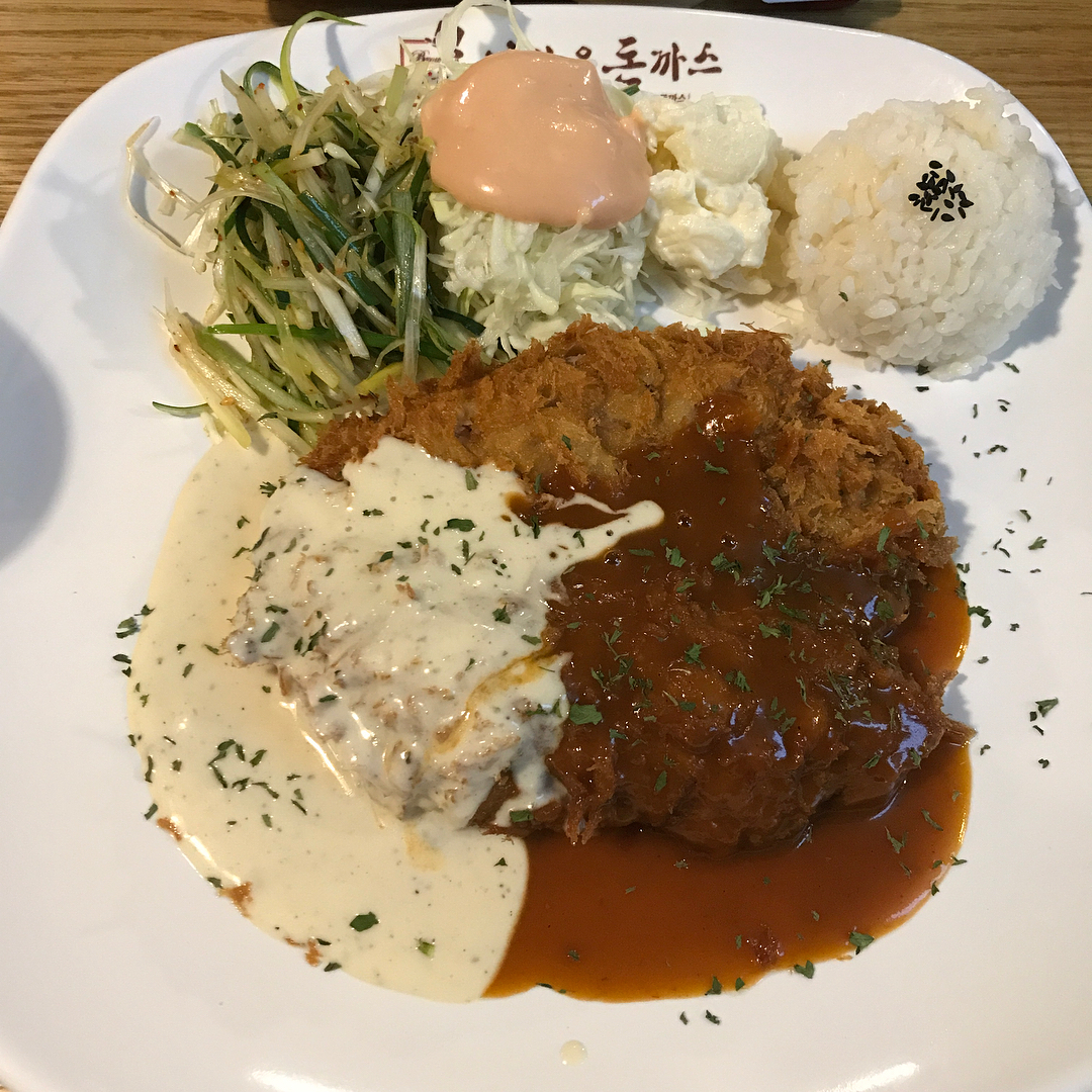 브라운돈까스 서울스퀘어점|서울 / 강북 / 서울역/남대문, 양식맛집 | 식신 맛집추천