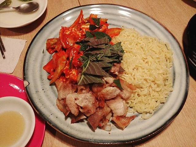 이층집 홍홍 - 서울 강북, 숙대 남영 효창 | 맛집검색 식신