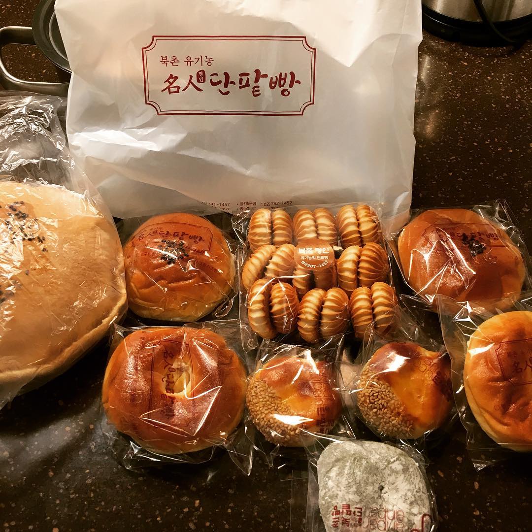 북촌 유기농명인 단팥빵 - 서울 강북, 삼청동 북촌한옥마을 | 맛집검색 식신