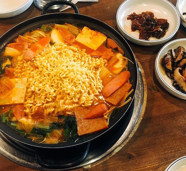 손가네부대찌개 - 서울 강북, 삼청동 북촌한옥마을 | 맛집검색 식신
