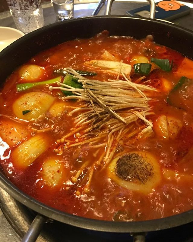 출처 : 청사초롱 인스타그램 검색 결과