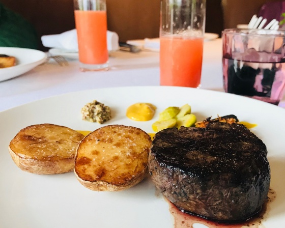 The Steak House Winebar + Grill , 홍콩 Tsim Sha Tsui, Lower Level, InterContinental Hong Kong, 18 Salisbury Road