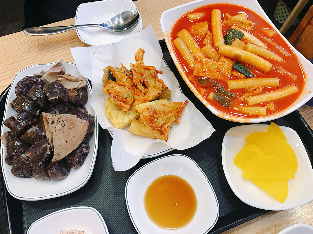 출처 : 쪼매매운떡볶이 인스타그램 검색 결과