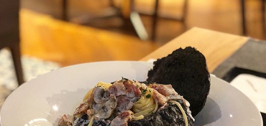 엘본 더 테이블