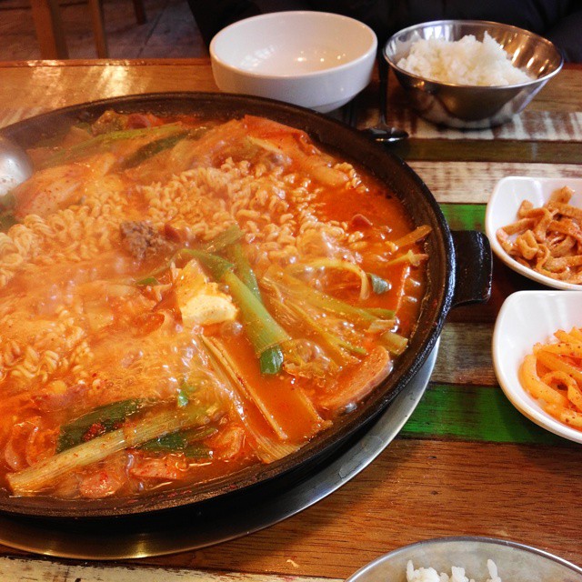 일층집부대찌개 - 서울 강남, 강서 화곡 발산 등촌 | 맛집검색 식신