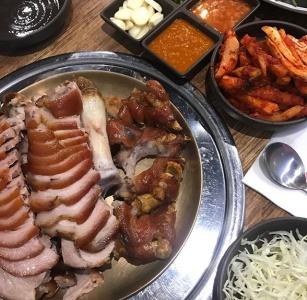 서울 독산 족발/보쌈 맛집 BEST 5 매거진에 대한 사진입니다.