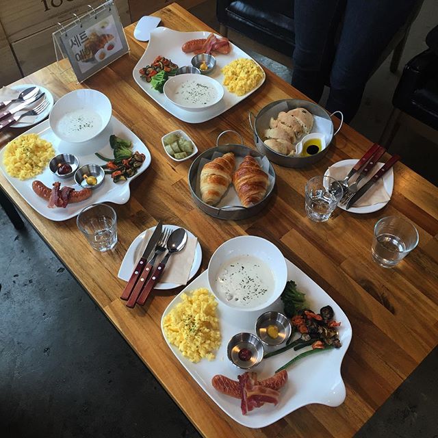 카페열한시&까모르 - 경기, 일산동구 정발산 백석 | 맛집검색 식신