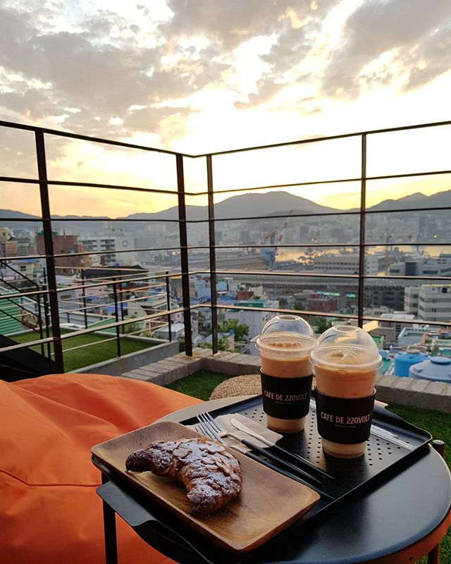 출처 : Cafe de 220VOLT 인스타그램 검색 결과