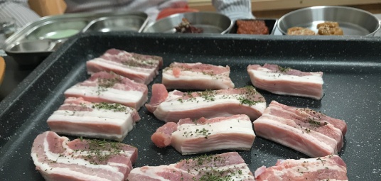 정직한식육식당
