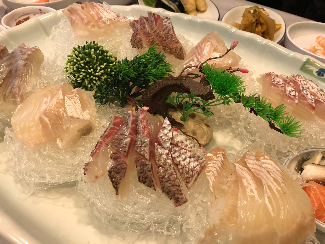 출처 : 회뜨는마을 인스타그램 검색 결과