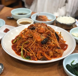 신사역 근처에 있는 맛집 후보 2번 입니다.