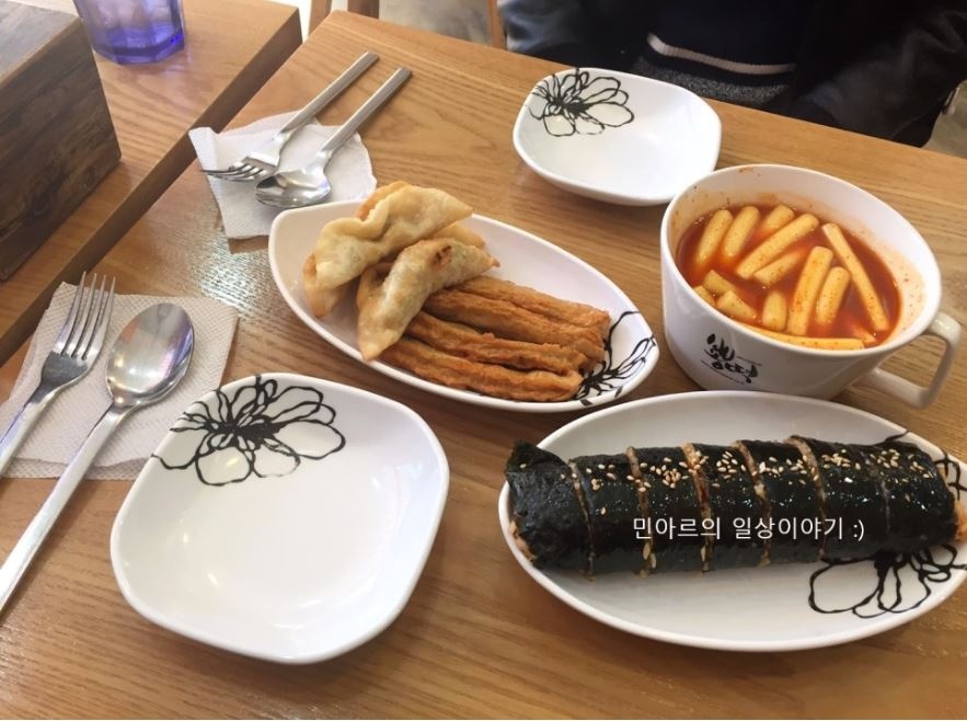 마녀떡볶이 - 대전, 유성구-연구단지 테크노밸리 | 맛집검색 식신