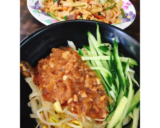 李家麵館刀削麵 , No. 404, Jingxin Street, Zhonghe District, New Taipei City