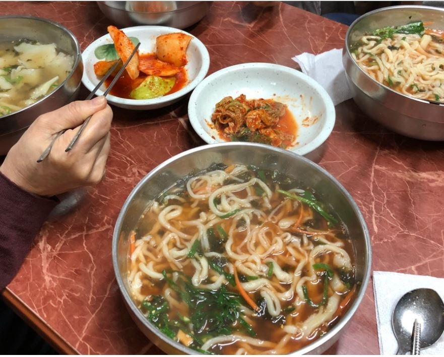 굴다리손칼국수 - 울산, 중구-성남동 옥교동 | 맛집검색 식신